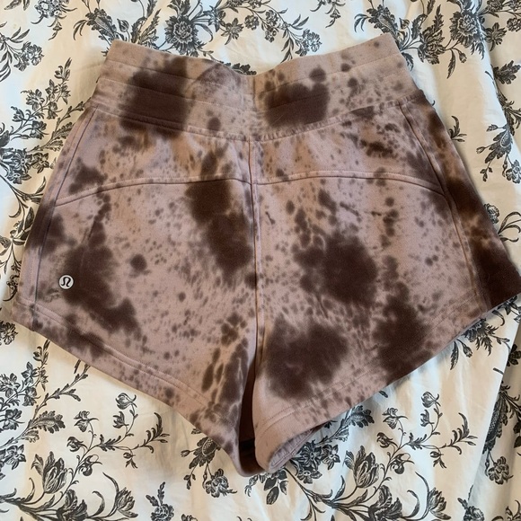 Lululemon Inner Glow Short NWT - Picture 6 of 7